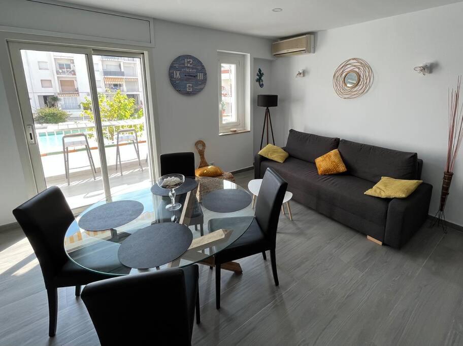 Apartment Le Canola Port - 45m2 - Vue Piscine - 500m- Parking Prive Gratuit