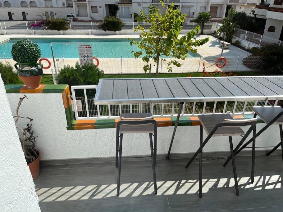 Apartment Le Canola Port - 45m2 - Vue Piscine - 500m- Parking Prive Gratuit Empuriabrava