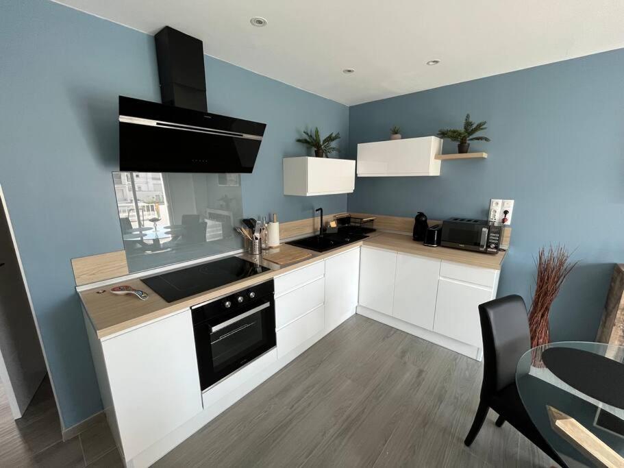 Apartament Le Canola Port - 45m2 - Vue Piscine - 500m- Parking Prive Gratuit